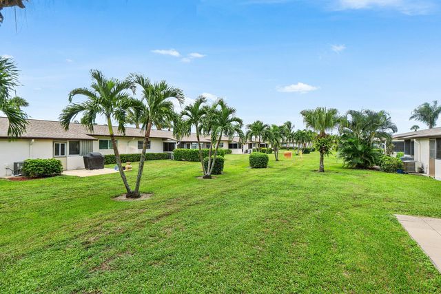 2883 CROSLEY Drive W F, West Palm Beach, FL 33415