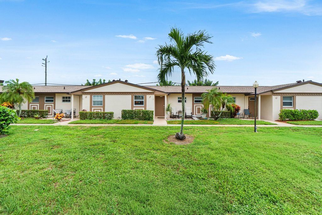 2883 CROSLEY Drive W F, West Palm Beach, FL 33415