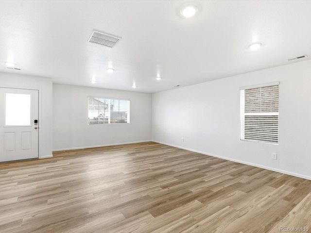 6527 N Nepal St, Aurora, CO 80019