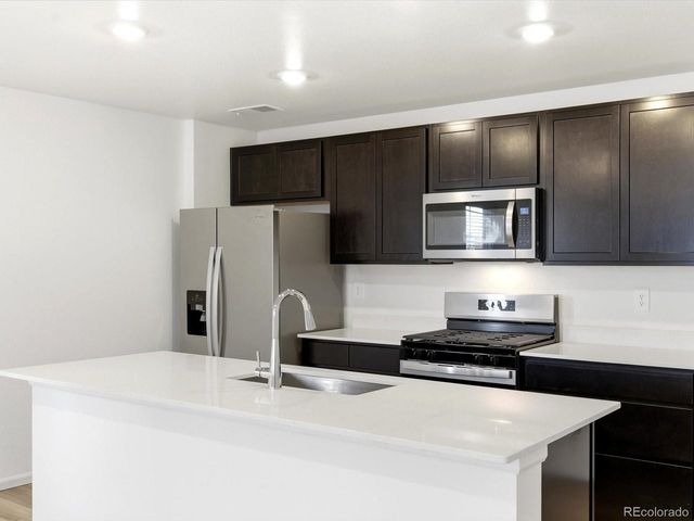 6527 N Nepal St, Aurora, CO 80019