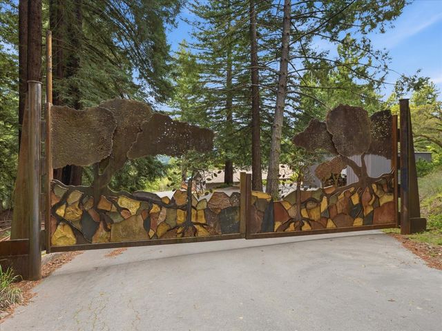 16000 Redwood Lodge Road, Los Gatos, CA 95033