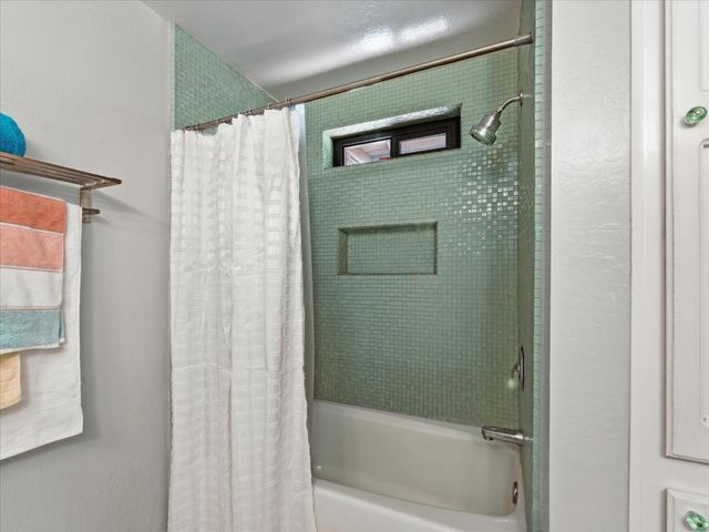 16000 Redwood Lodge Road, Los Gatos, CA 95033