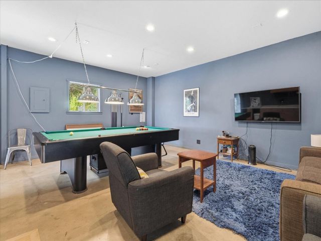 16000 Redwood Lodge Road, Los Gatos, CA 95033