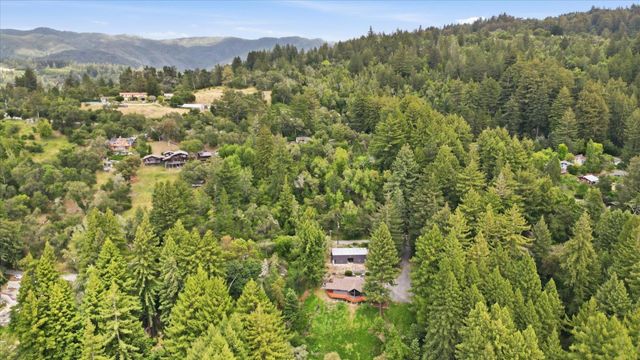 16000 Redwood Lodge Road, Los Gatos, CA 95033