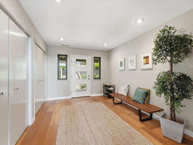 16000 Redwood Lodge Road, Los Gatos, CA 95033