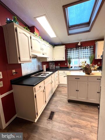 764 ASPEN CIR, Red Hill, PA 18076