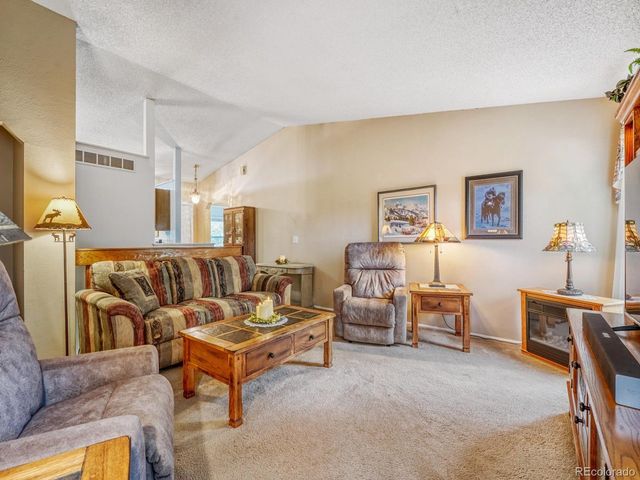 2746 S Uravan St, Aurora, CO 80013
