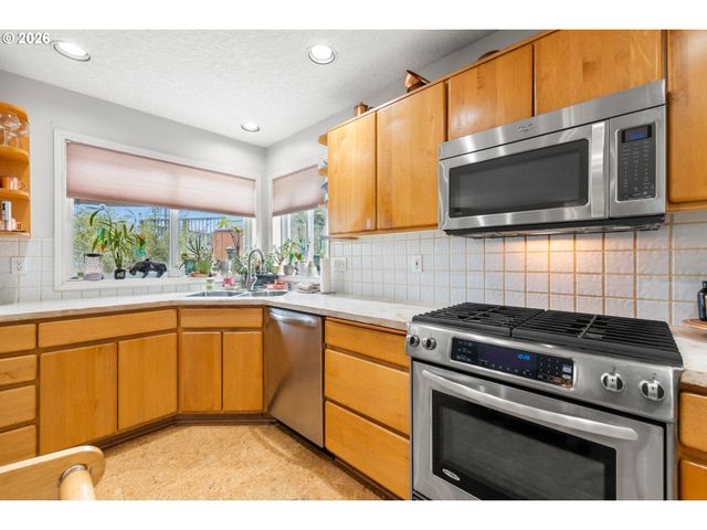 4057 Ne 5TH Dr, Gresham, OR 97030