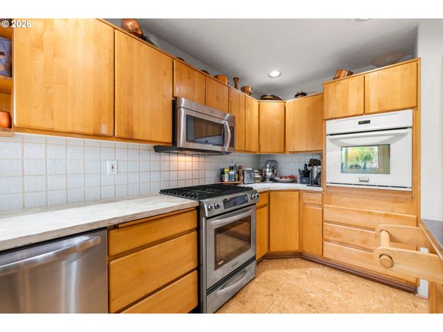 4057 Ne 5TH Dr, Gresham, OR 97030