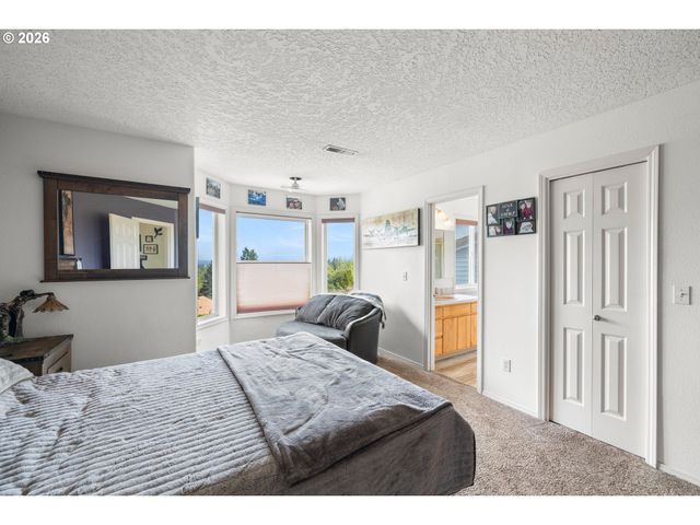 4057 Ne 5TH Dr, Gresham, OR 97030