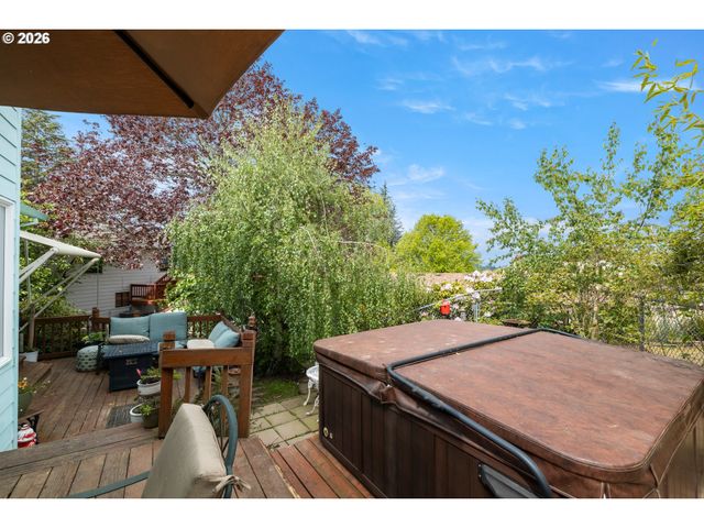 4057 Ne 5TH Dr, Gresham, OR 97030