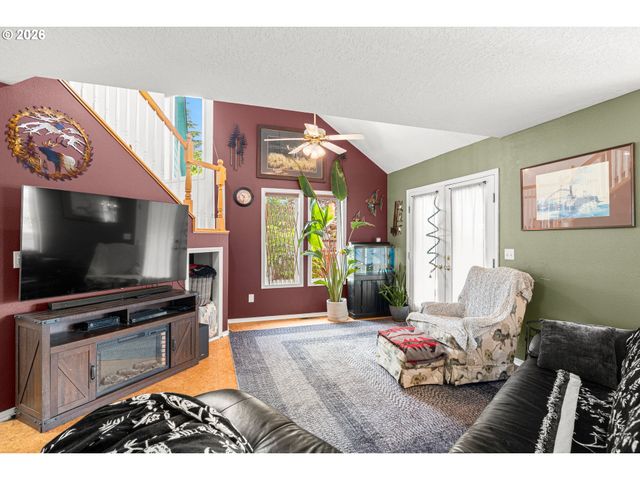 4057 Ne 5TH Dr, Gresham, OR 97030