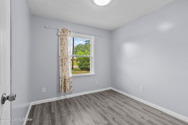 10906 Milwaukee Way, Louisville, KY 40272