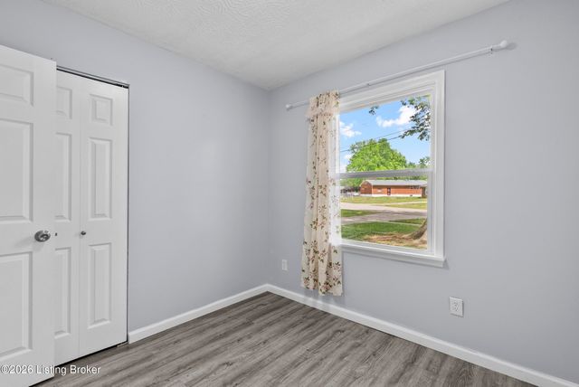 10906 Milwaukee Way, Louisville, KY 40272