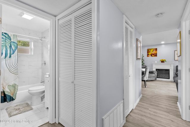 10906 Milwaukee Way, Louisville, KY 40272