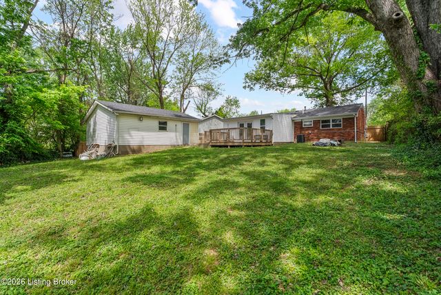 10906 Milwaukee Way, Louisville, KY 40272