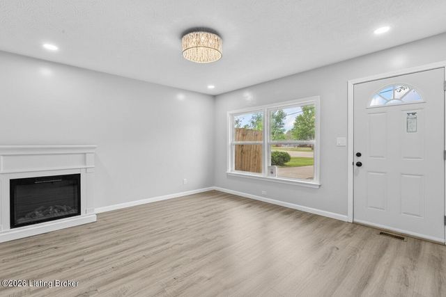 10906 Milwaukee Way, Louisville, KY 40272