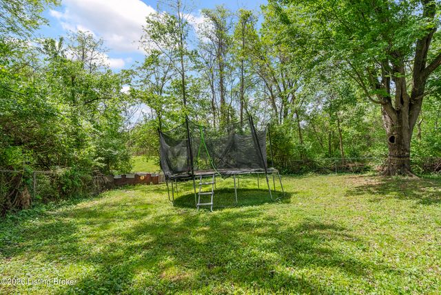 10906 Milwaukee Way, Louisville, KY 40272