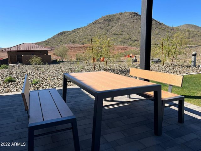 13316 W Red Range Way, Peoria, AZ 85383