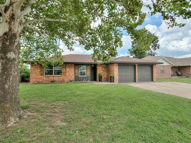 128 SW 6th Street, Moore, OK 73160