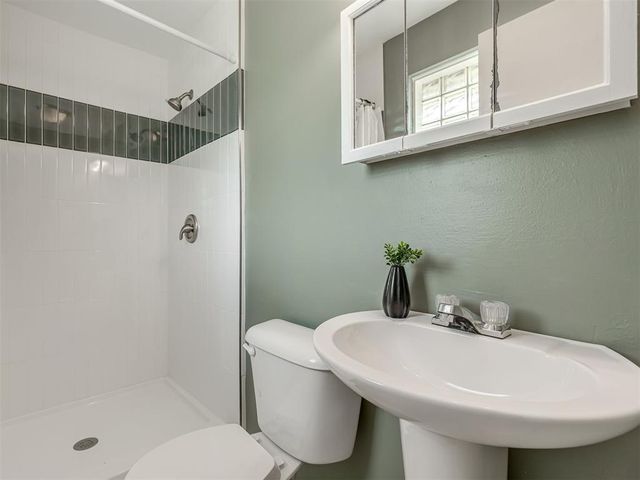 128 SW 6th Street, Moore, OK 73160