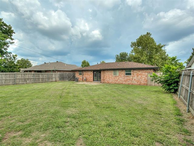128 SW 6th Street, Moore, OK 73160