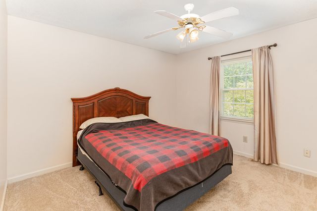 104 White Oak Ct, Hendersonville, TN 37075