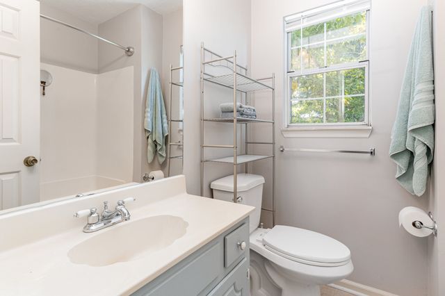 104 White Oak Ct, Hendersonville, TN 37075