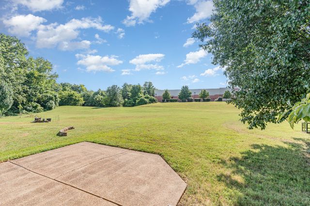 104 White Oak Ct, Hendersonville, TN 37075