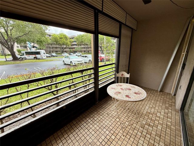 900 Colony Point Circle 121, Pembroke Pines, FL 33026