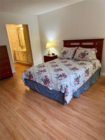 900 Colony Point Circle 121, Pembroke Pines, FL 33026