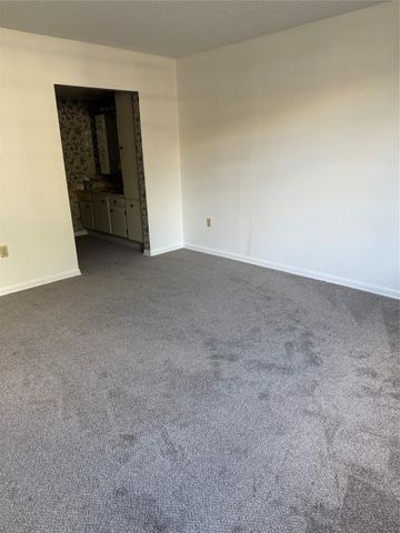 900 Colony Point Circle 121, Pembroke Pines, FL 33026