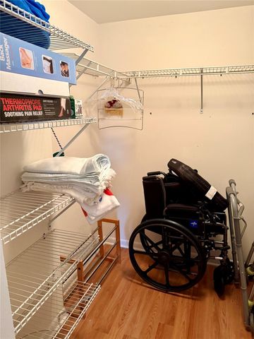 900 Colony Point Circle 121, Pembroke Pines, FL 33026