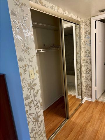 900 Colony Point Circle 121, Pembroke Pines, FL 33026