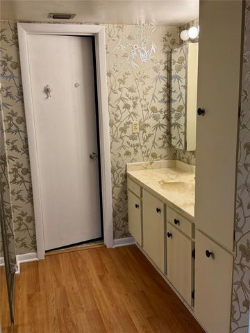 900 Colony Point Circle 121, Pembroke Pines, FL 33026