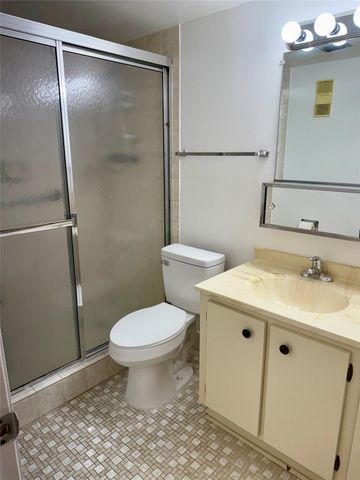 900 Colony Point Circle 121, Pembroke Pines, FL 33026