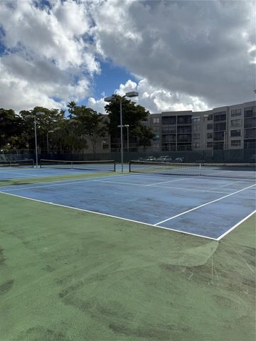 900 Colony Point Circle 121, Pembroke Pines, FL 33026