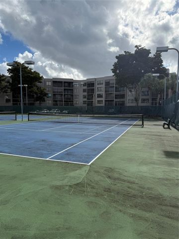 900 Colony Point Circle 121, Pembroke Pines, FL 33026