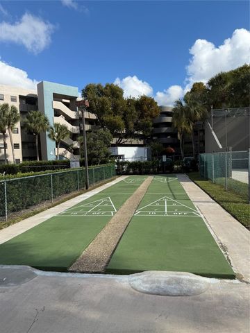 900 Colony Point Circle 121, Pembroke Pines, FL 33026