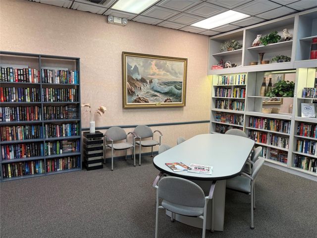 900 Colony Point Circle 121, Pembroke Pines, FL 33026