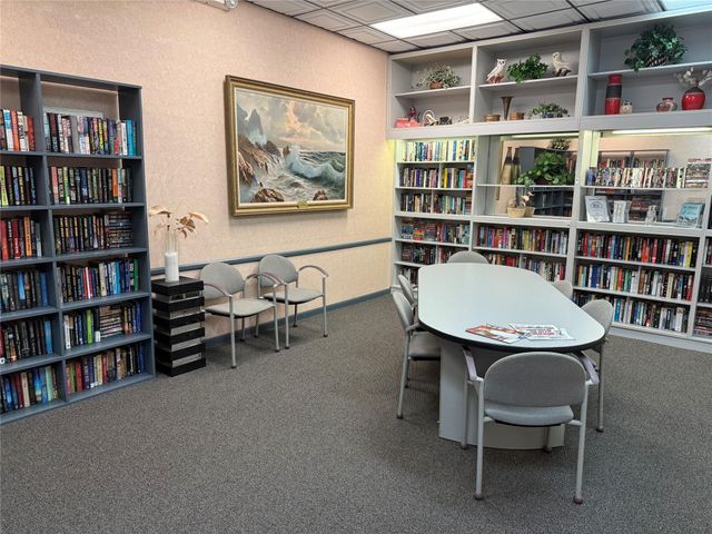 900 Colony Point Circle 121, Pembroke Pines, FL 33026