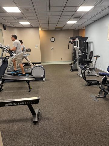 900 Colony Point Circle 121, Pembroke Pines, FL 33026