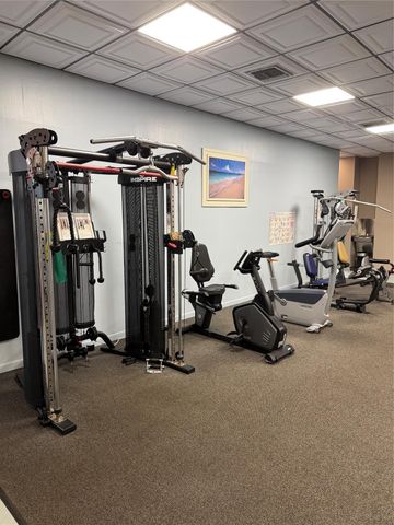 900 Colony Point Circle 121, Pembroke Pines, FL 33026