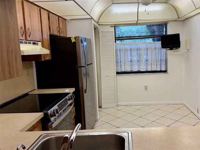 900 Colony Point Circle 121, Pembroke Pines, FL 33026