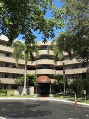 900 Colony Point Circle 121, Pembroke Pines, FL 33026