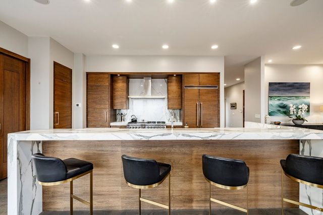 815 N SANDHURST DR, Salt Lake City, UT 84103