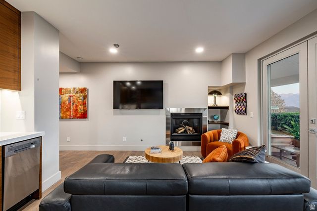 815 N SANDHURST DR, Salt Lake City, UT 84103