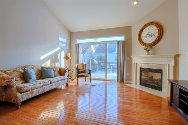 8165 Sequoia Lane, White Lake, MI 48386