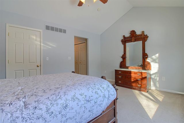 8165 Sequoia Lane, White Lake, MI 48386