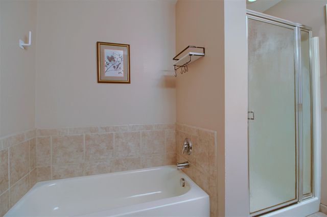 8165 Sequoia Lane, White Lake, MI 48386